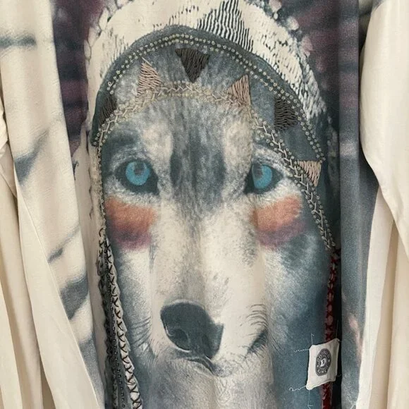 DOUBLE D RANCH Embroidered/Beaded Wolf in Head Dress Tee/Tunic: NWOT; MEDIUM - Picture 2 of 9